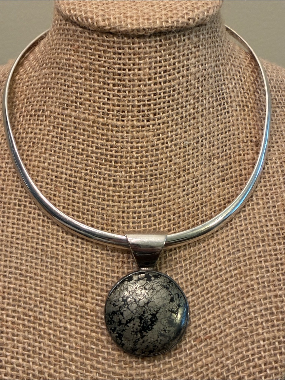 Sterling Silver .925 Choker Necklace with Black & Silver Stone Pendant